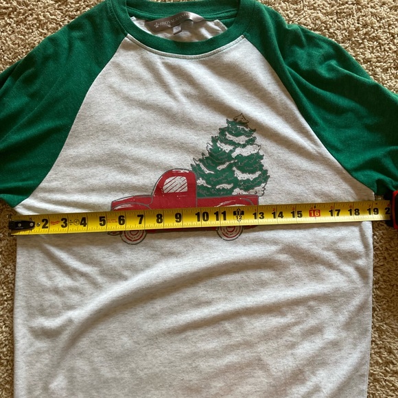 Royal Standard Christmas tree truck tee, size medium - Picture 9 of 10